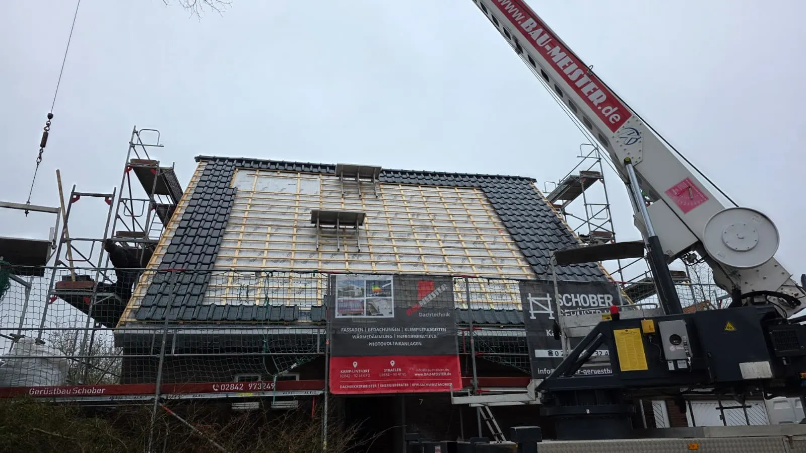 Dachsanierung in Kempen während der Eindeckung