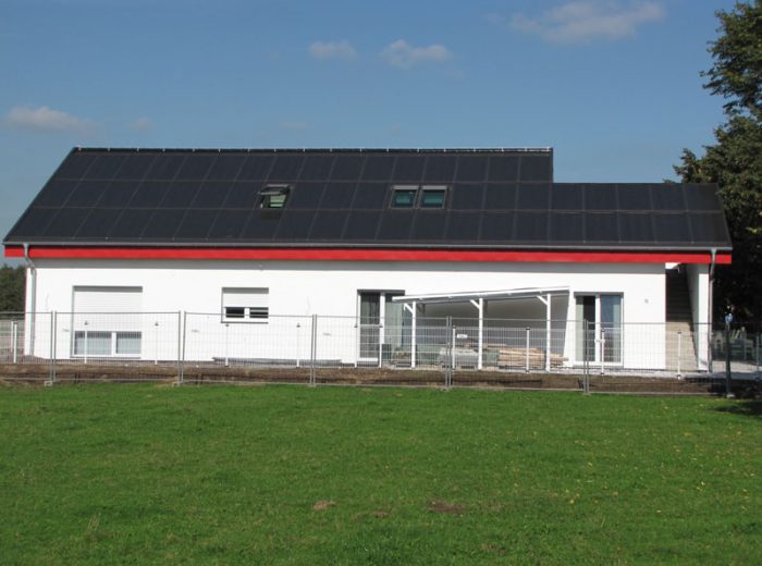 Indach-PV-Anlage: Module in einer Ebene mit der Dacheindeckung