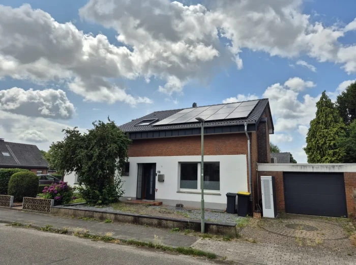 Fertig saniertes Dach in Goch, Vorderseite