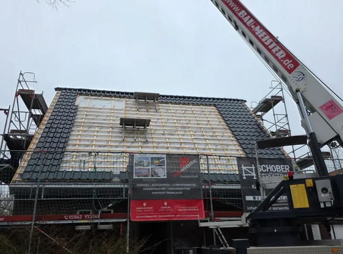 Dachsanierung in Kempen während der Eindeckung